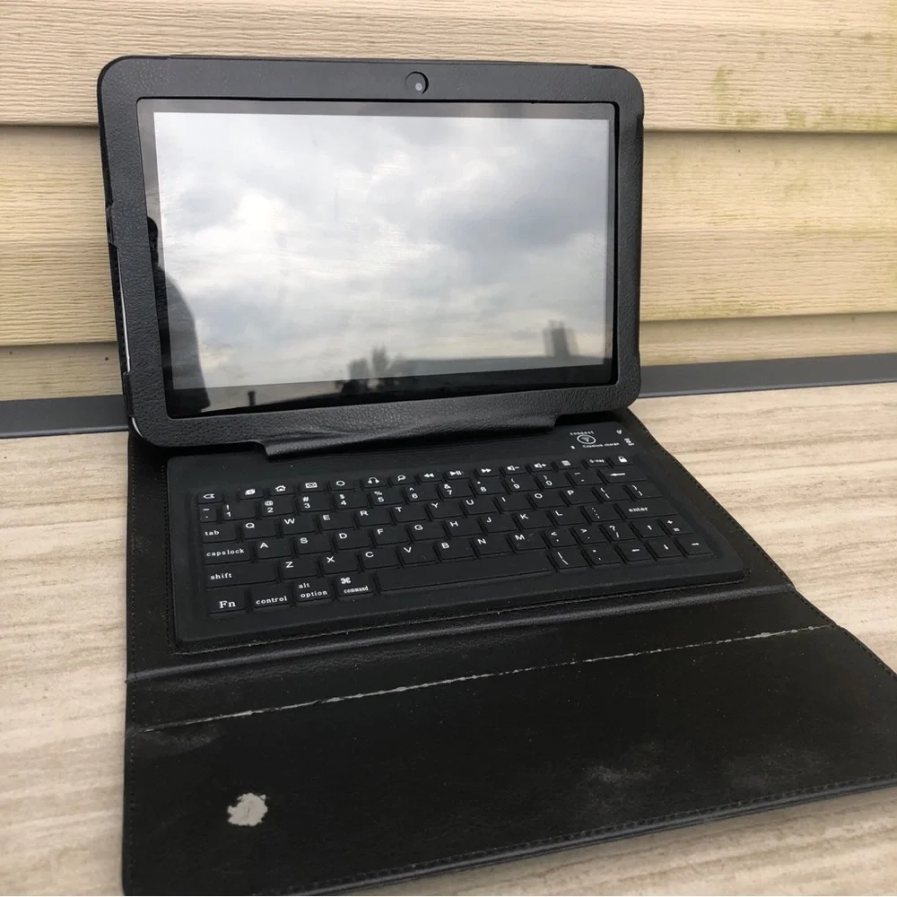 Digital2 10” Pad Platinum Android QuadCore Silver Tablet Model D2-1061G-MS FPOR
